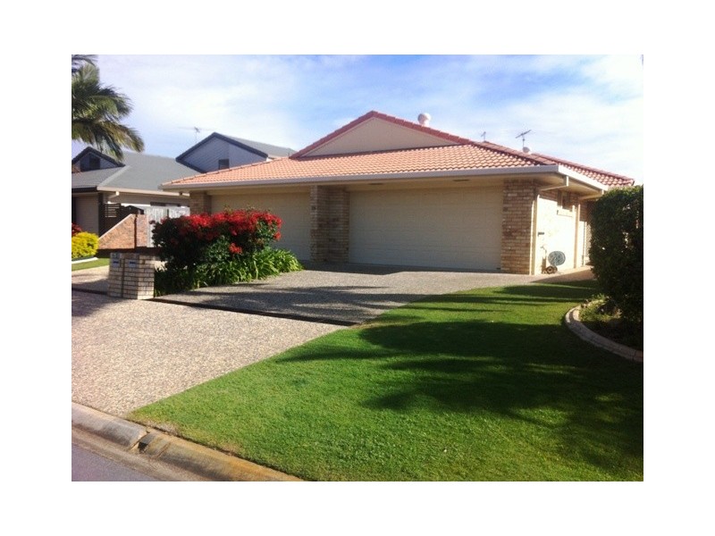 2/75 Phoenix Avenue, Bongaree QLD 4507