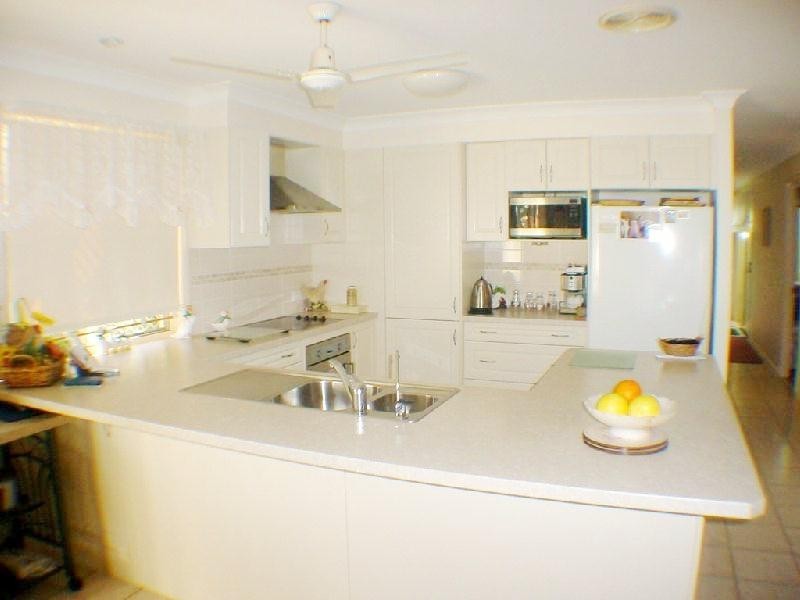 2/75 Phoenix Avenue, Bongaree QLD 4507