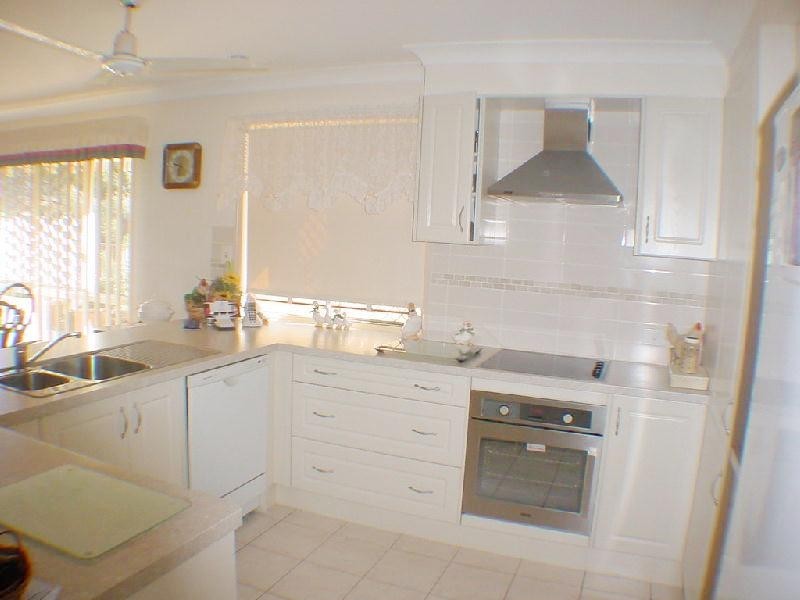 2/75 Phoenix Avenue, Bongaree QLD 4507