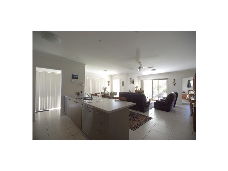 7 Pristine Place, Ningi QLD 4511
