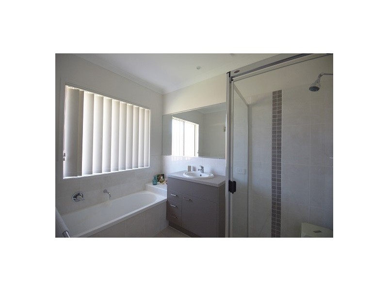 7 Pristine Place, Ningi QLD 4511