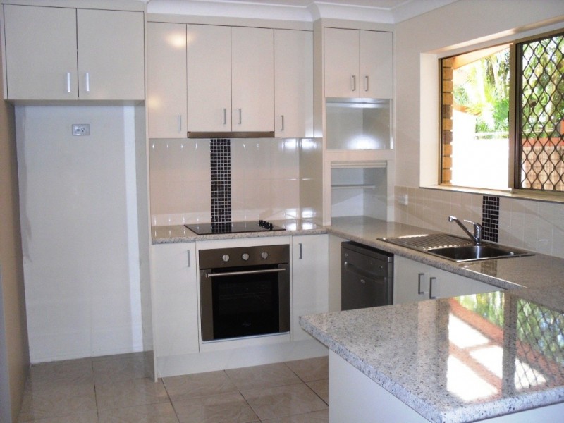 8/7-13 Burrawong Street, Bongaree QLD 4507