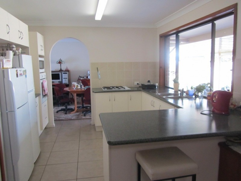 15 Carter Court, Sandstone Point QLD 4511