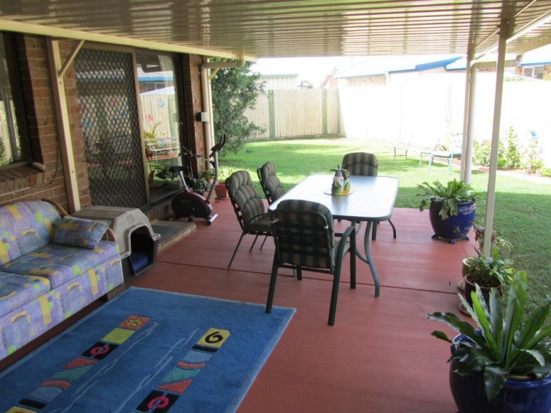 15 Carter Court, Sandstone Point QLD 4511