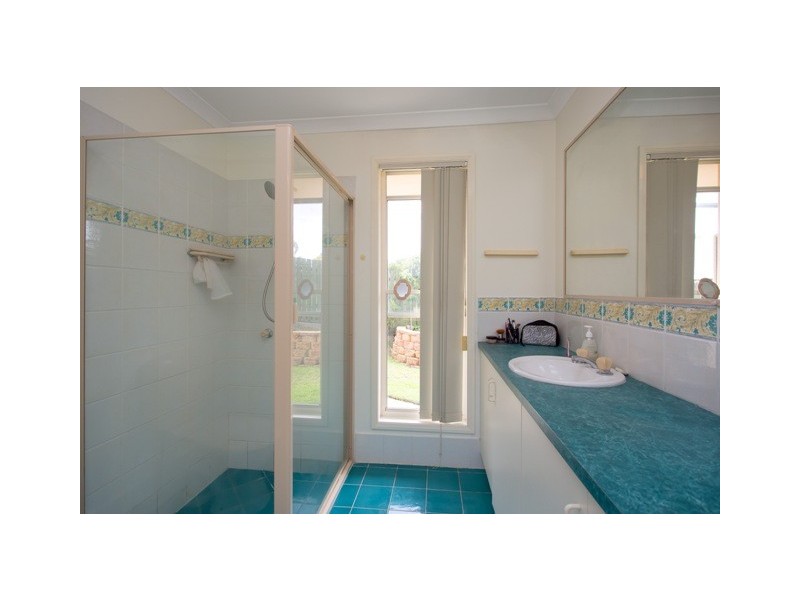18 Headsail Drive, Banksia Beach QLD 4507