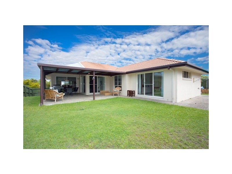 18 Headsail Drive, Banksia Beach QLD 4507