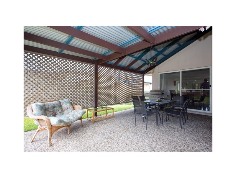 18 Headsail Drive, Banksia Beach QLD 4507
