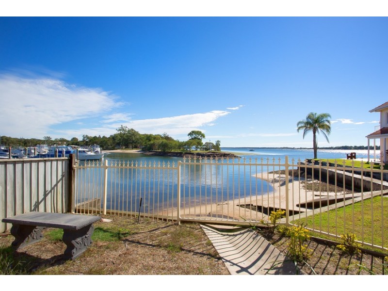 15/18-20 Spinnaker Drive, Sandstone Point QLD 4511