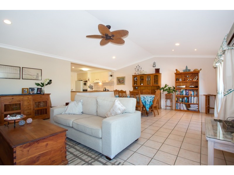 2/108 Kangaroo Avenue, Bongaree QLD 4507