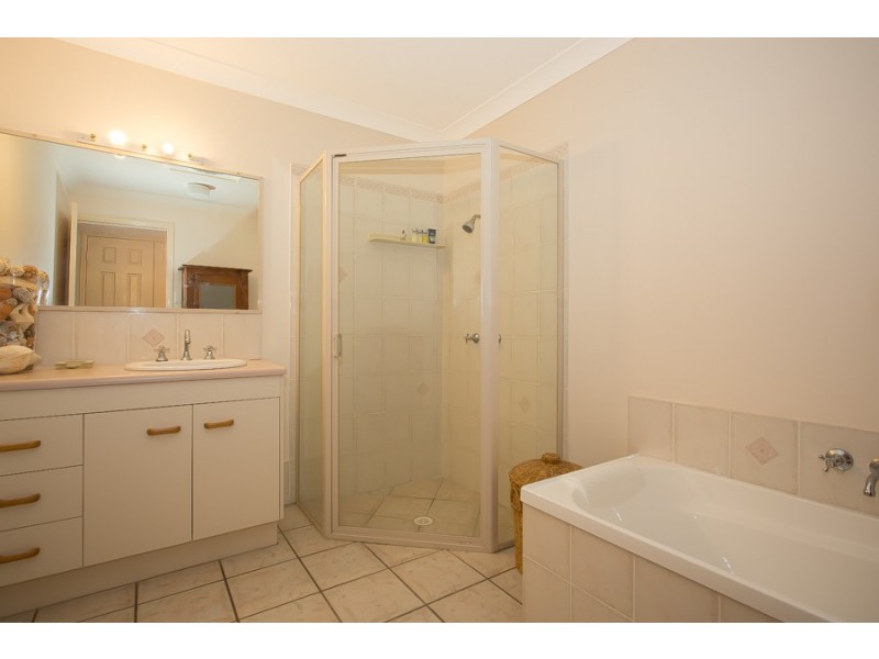 2/108 Kangaroo Avenue, Bongaree QLD 4507