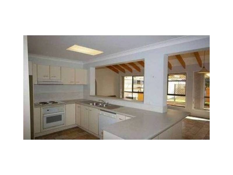 5 Marton Place, Banksia Beach QLD 4507