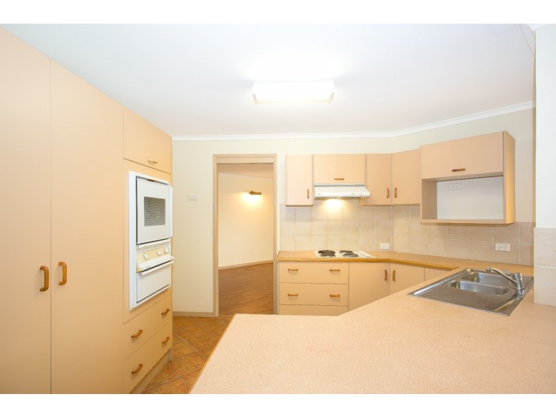 28 Lachlan Crescent, Sandstone Point QLD 4511