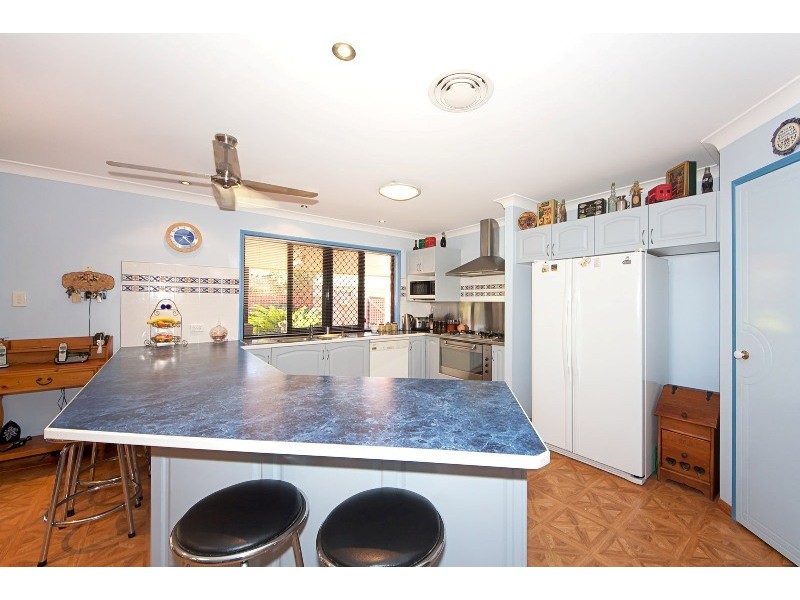 10 Avoca Esplanade, Sandstone Point QLD 4511