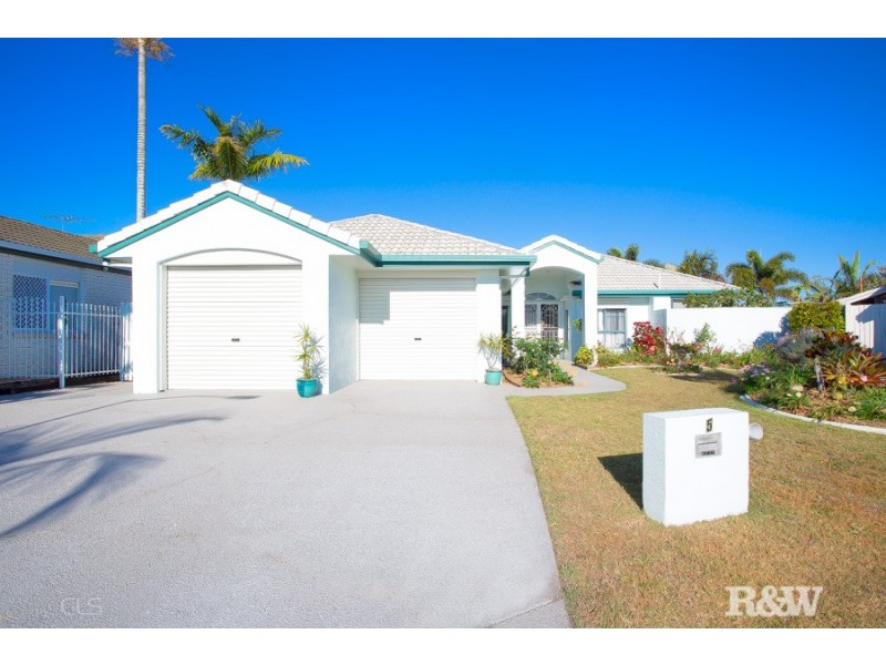 5 Commodore Place, Banksia Beach QLD 4507
