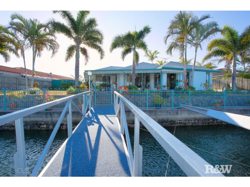 5 Commodore Place, Banksia Beach QLD 4507