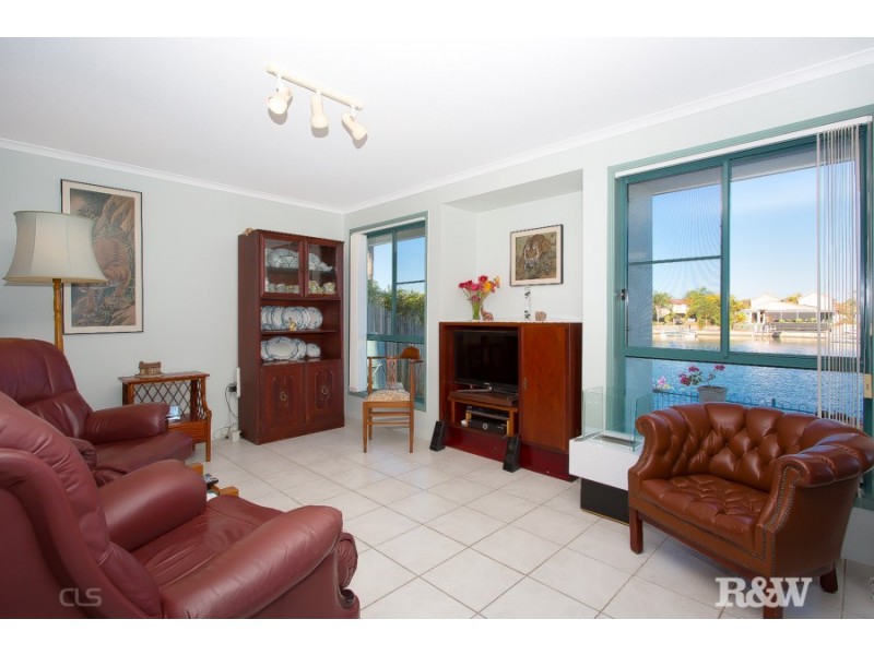 5 Commodore Place, Banksia Beach QLD 4507