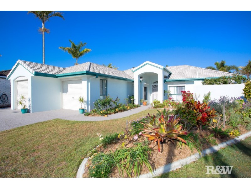 5 Commodore Place, Banksia Beach QLD 4507