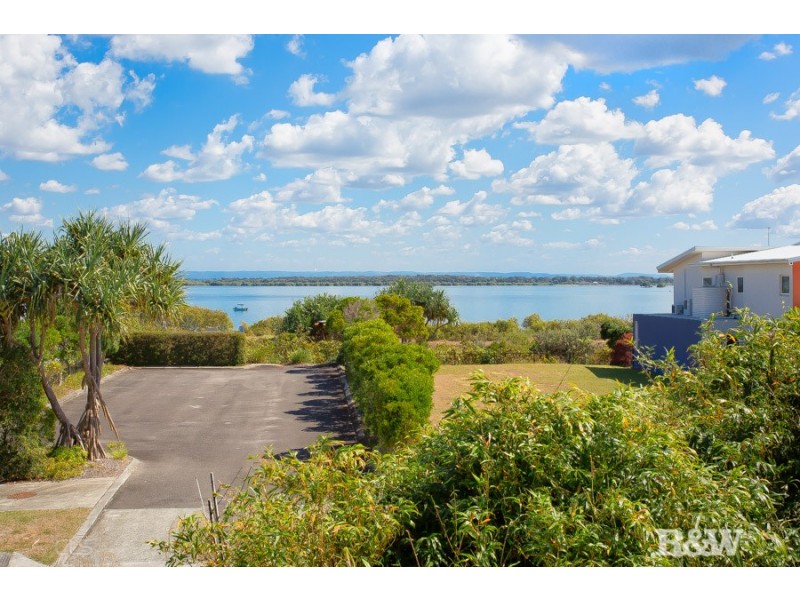 25 Kakadu Circuit, Banksia Beach QLD 4507