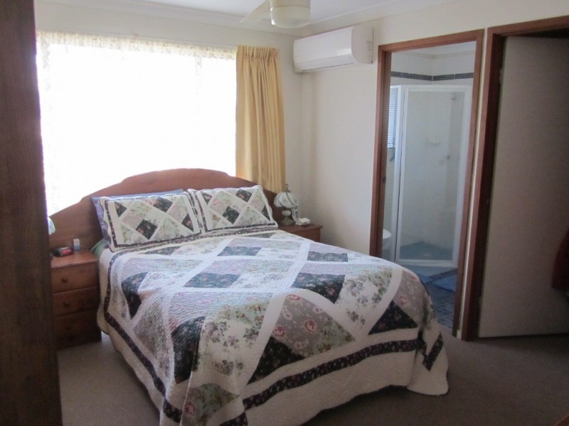 15 Carter Court, Sandstone Point QLD 4511