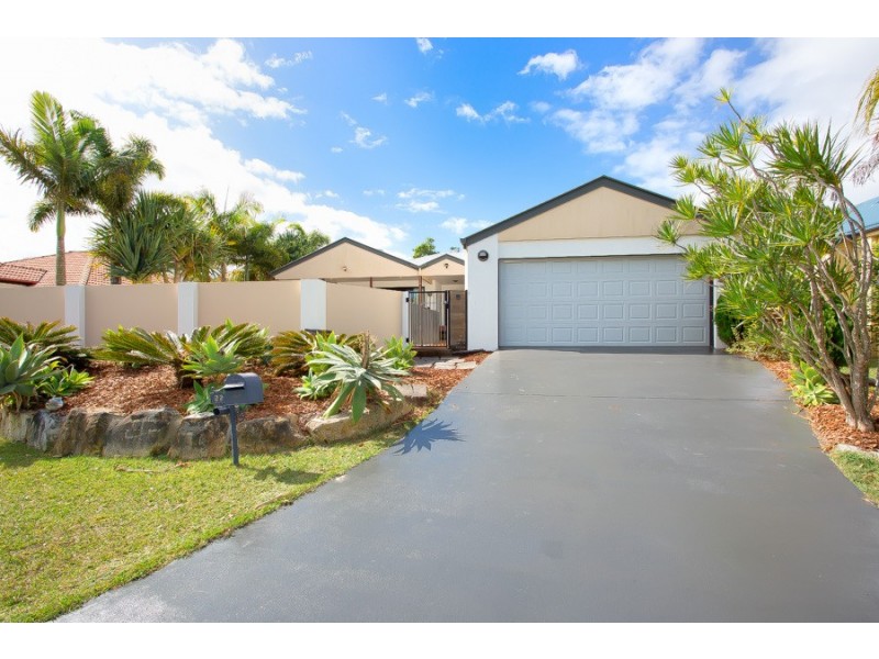 99 Cosmos Avenue, Banksia Beach QLD 4507