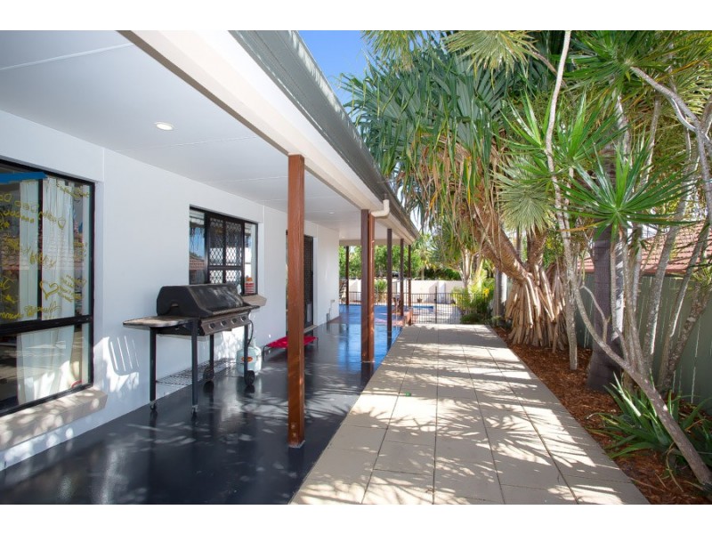 99 Cosmos Avenue, Banksia Beach QLD 4507