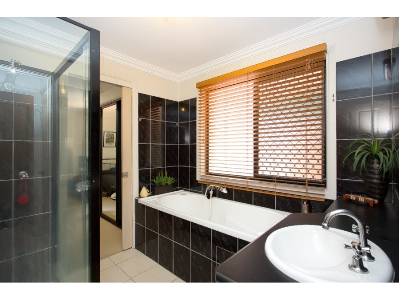 99 Cosmos Avenue, Banksia Beach QLD 4507