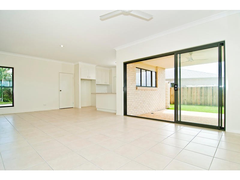 62 Kangaroo Avenue, Bongaree QLD 4507