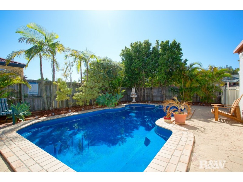 5 Schooner Court, Banksia Beach QLD 4507