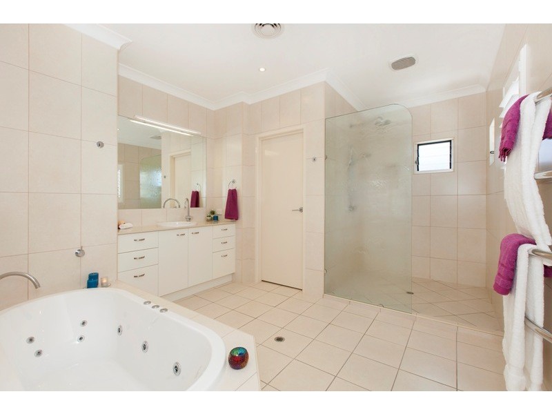 115 Sylvan Beach Esplanade, Bribie Island QLD 4507