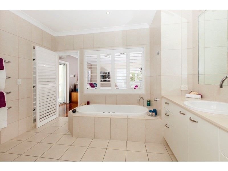 115 Sylvan Beach Esplanade, Bribie Island QLD 4507