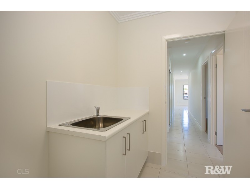 33 Pentas Drive, Bongaree QLD 4507