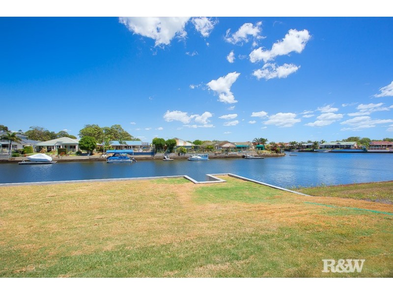 33 Pentas Drive, Bongaree QLD 4507