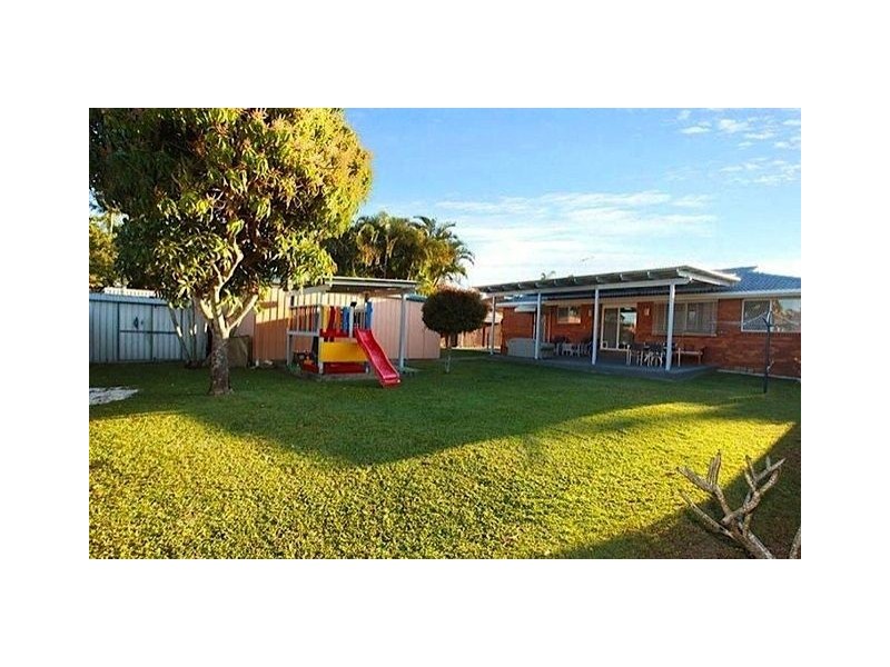 63 Bestmann Road, Sandstone Point QLD 4511