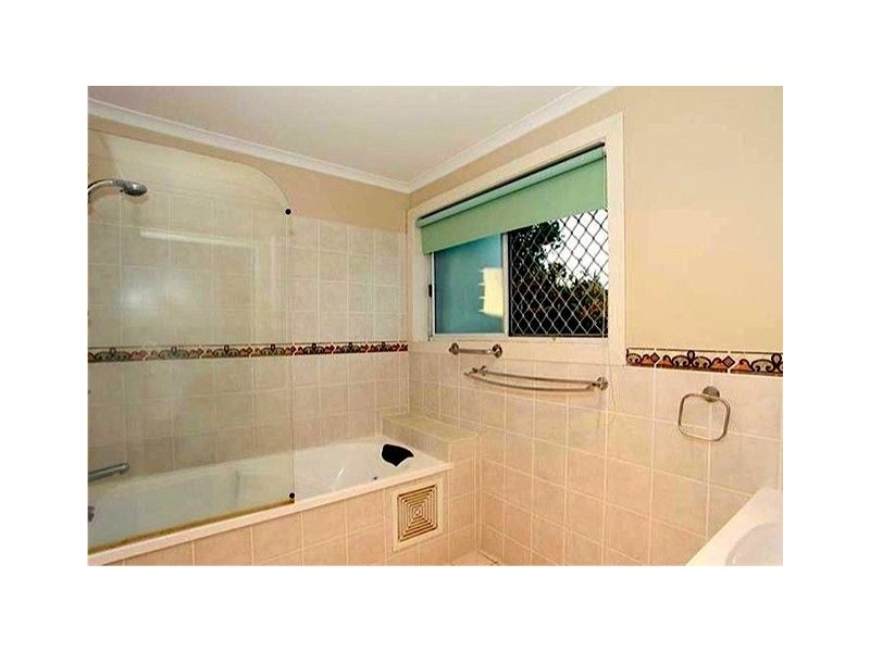 63 Bestmann Road, Sandstone Point QLD 4511