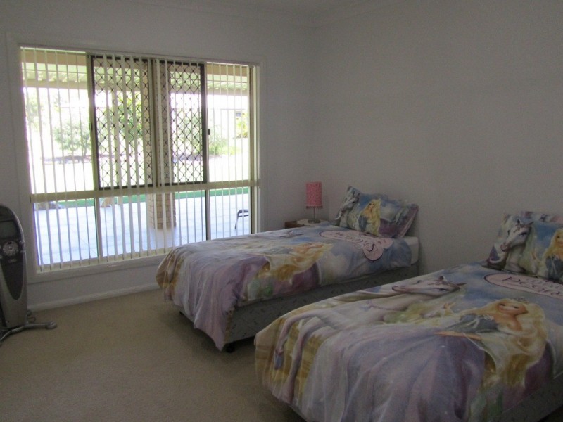 1-5 Barr Place, Ningi QLD 4511