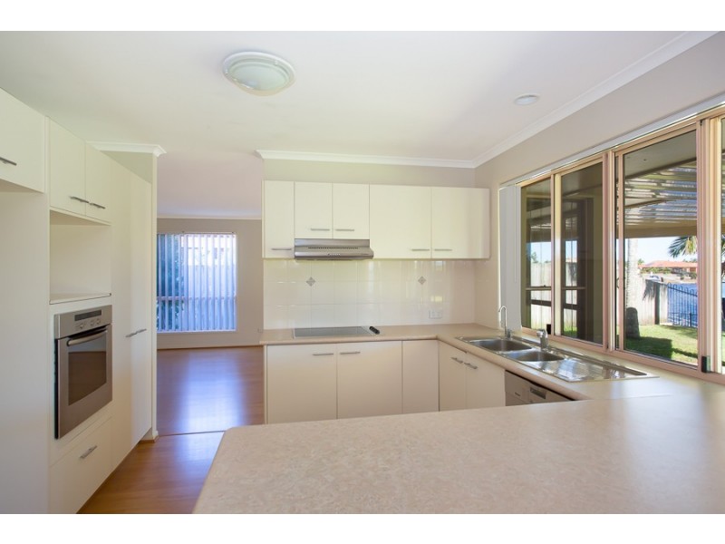 28 Topsail Circuit, Banksia Beach QLD 4507