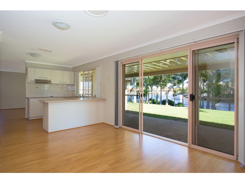 28 Topsail Circuit, Banksia Beach QLD 4507