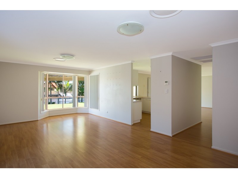 28 Topsail Circuit, Banksia Beach QLD 4507