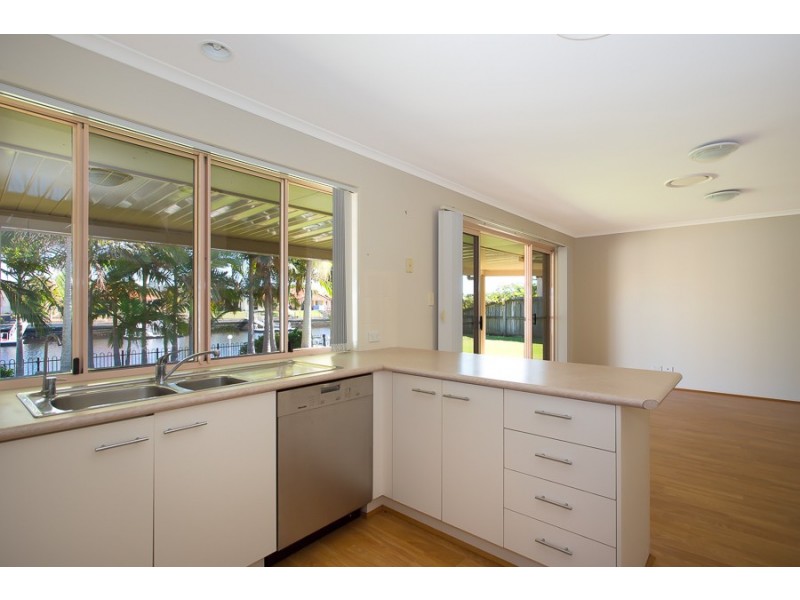 28 Topsail Circuit, Banksia Beach QLD 4507