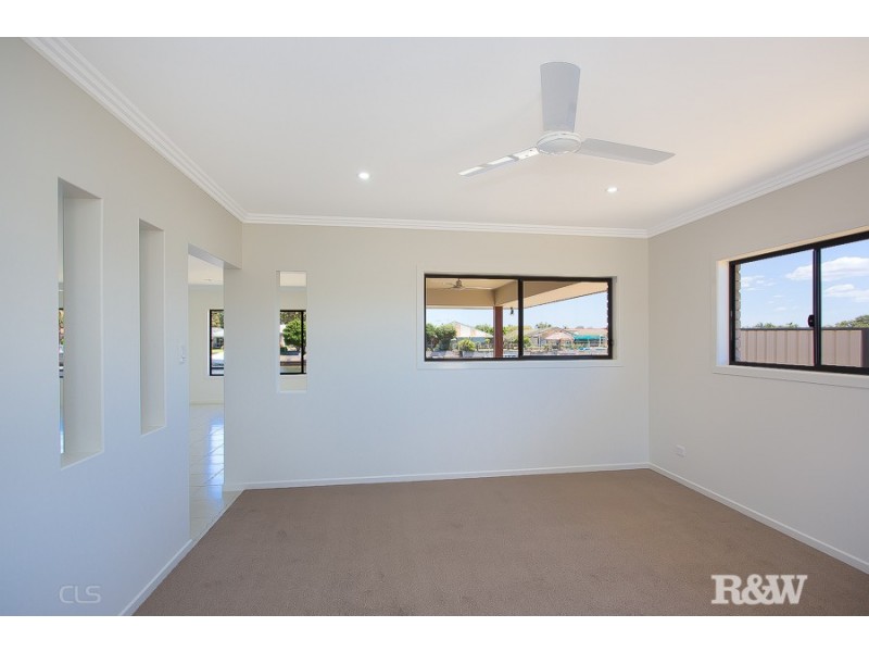 33 Pentas Drive, Bongaree QLD 4507