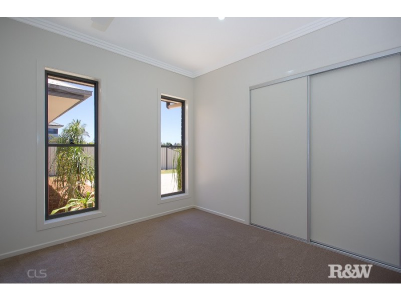 33 Pentas Drive, Bongaree QLD 4507