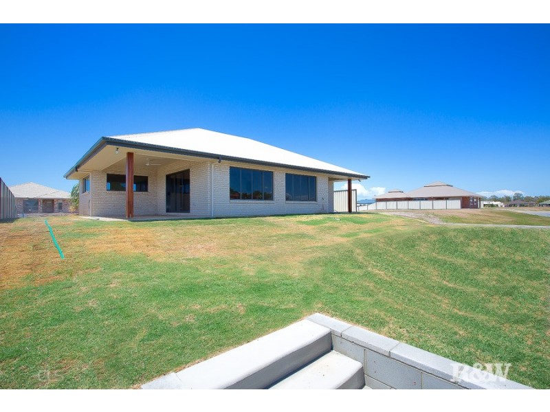 33 Pentas Drive, Bongaree QLD 4507