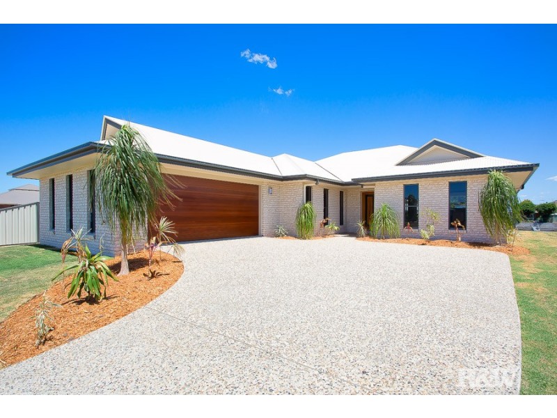 33 Pentas Drive, Bongaree QLD 4507