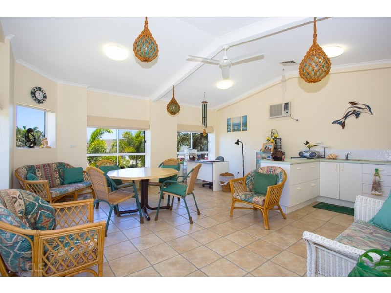1/9 Botany Crescent, Banksia Beach QLD 4507