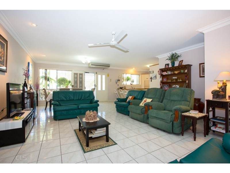 1/9 Botany Crescent, Banksia Beach QLD 4507