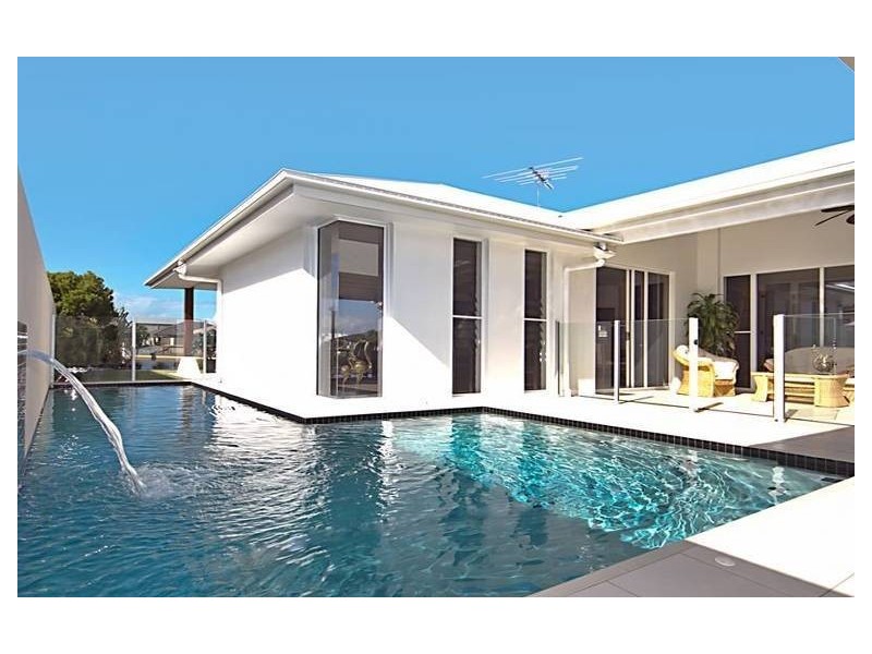 76 Cosmos Avenue, Banksia Beach QLD 4507