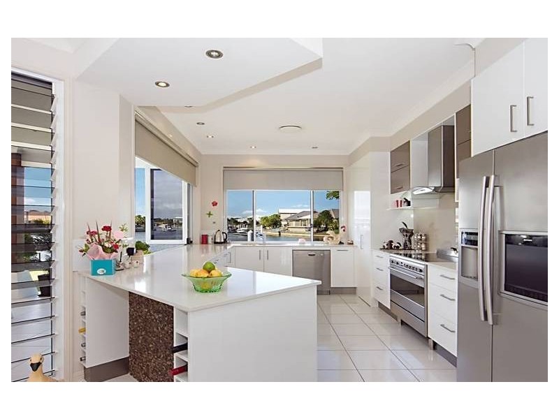 76 Cosmos Avenue, Banksia Beach QLD 4507