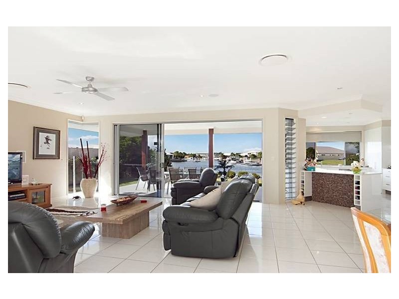 76 Cosmos Avenue, Banksia Beach QLD 4507