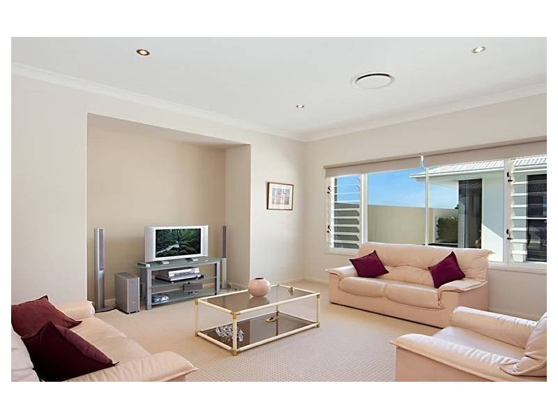 76 Cosmos Avenue, Banksia Beach QLD 4507