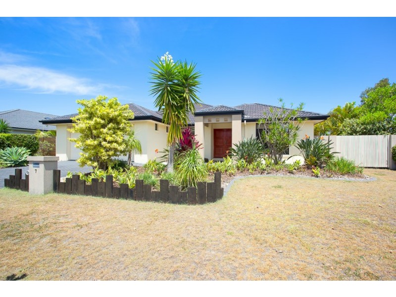 7 Teal Blvd, Banksia Beach QLD 4507